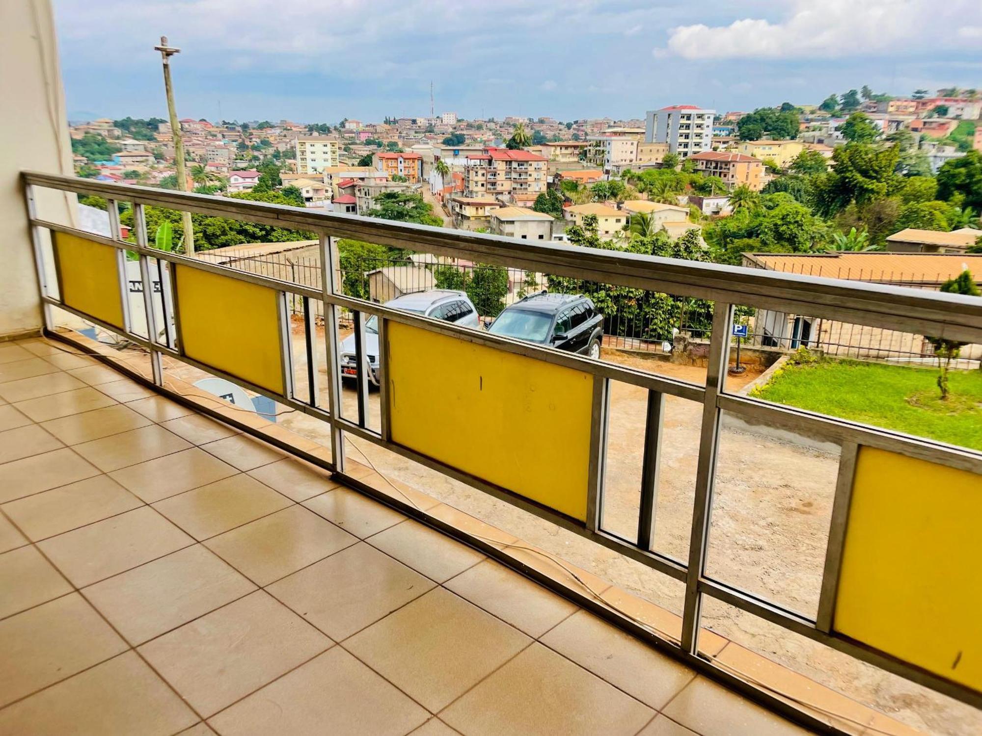 Appartement Avec Vue Panoramique Two Or Three Rooms Yaoundé Kültér fotó