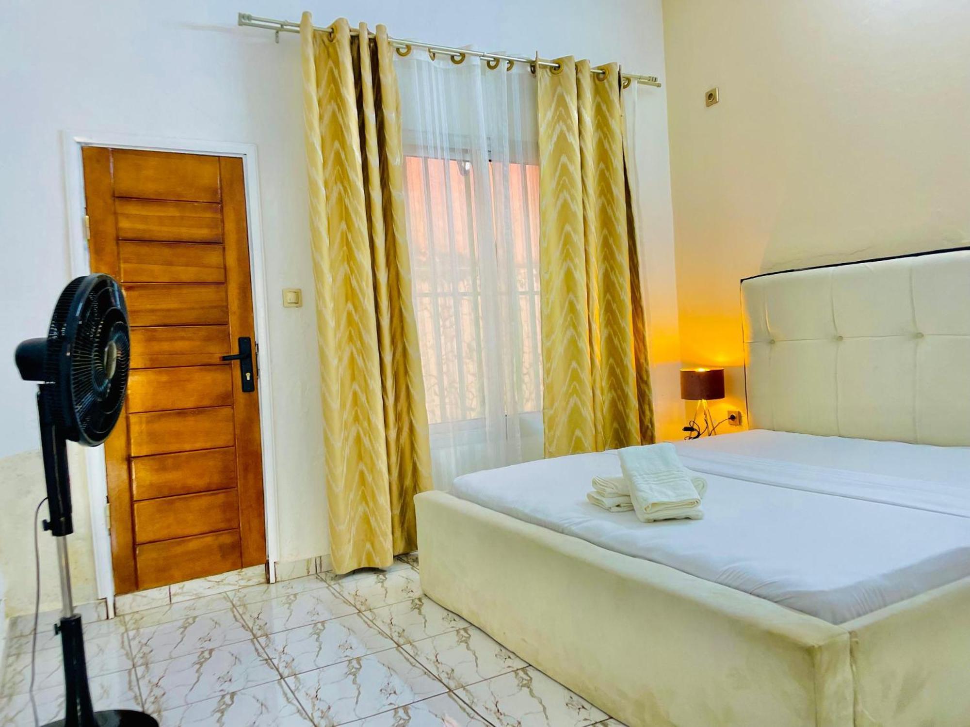 Appartement Avec Vue Panoramique Two Or Three Rooms Yaoundé Kültér fotó